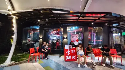 ROMANTIC BABOY in SM City North EDSA