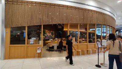 HAMBURG YOSHI in SM Mall of Asia